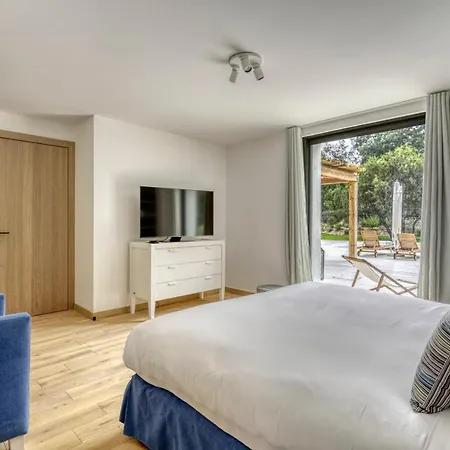 Luxurious Facing The Baie Des Canebiers Villa *